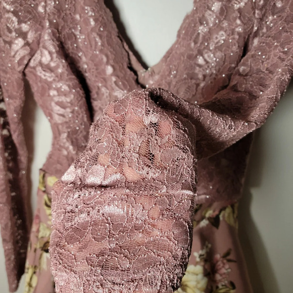 Camille La Vie 2-Piece Floral and Lace Elegant Shimmer Dress | Size 7 - Picture 6 of 13